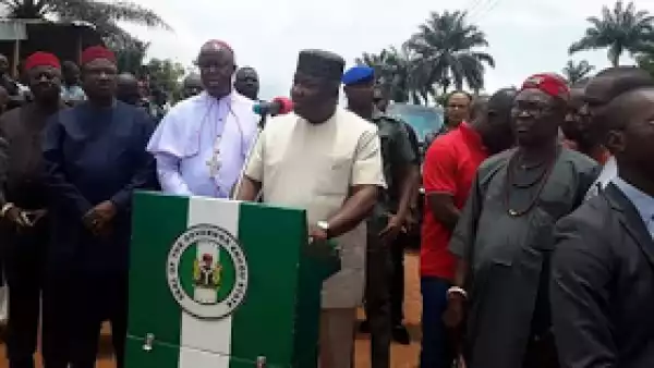Governor Ugwuanyi visits Enugu community invaded by suspected Fulani herdsmen